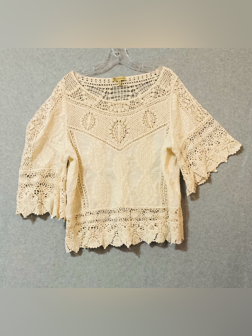 Democracy Cream Crochet Lace Top – Asymmetrical Sleeve Defect – DIY / Upcycling